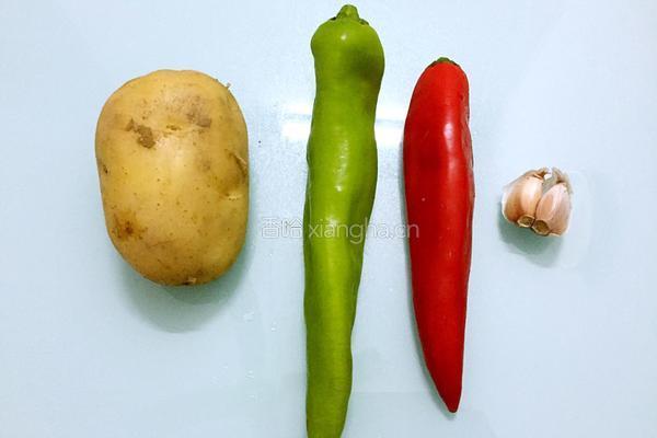 双椒土豆丝的做法图解1