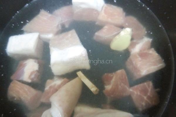 酸菜炖肉的做法图解3