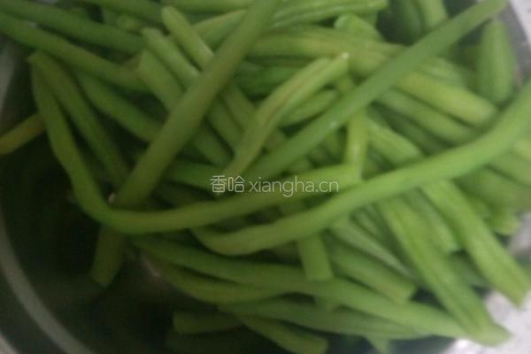 土豆豆角炖排骨的做法图解7