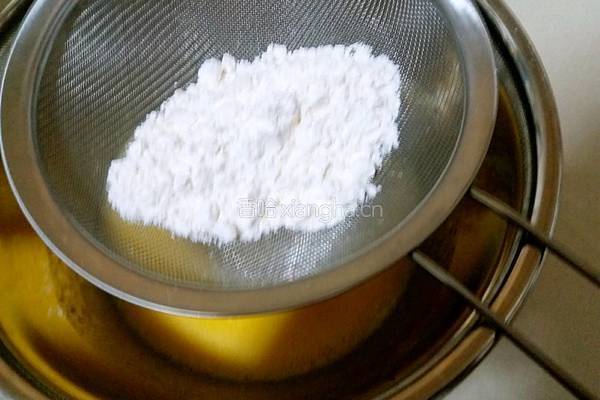 抹茶奶油蛋糕卷的做法图解6
