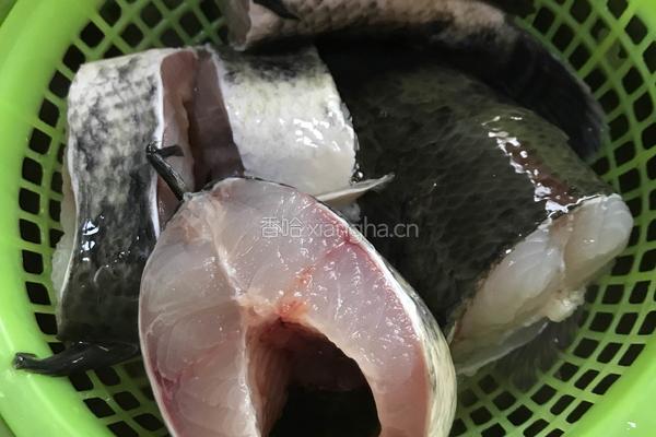 枸杞黑鱼汤的做法图解1