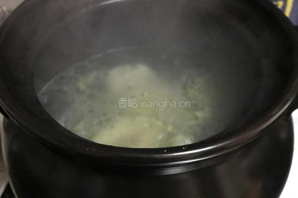 枸杞黑鱼汤的做法图解4