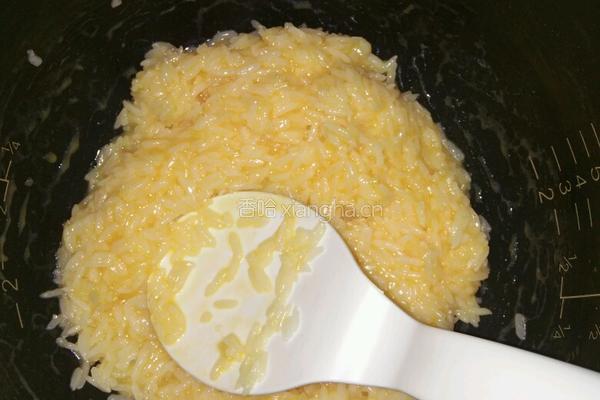 黄金蛋炒饭的做法图解2