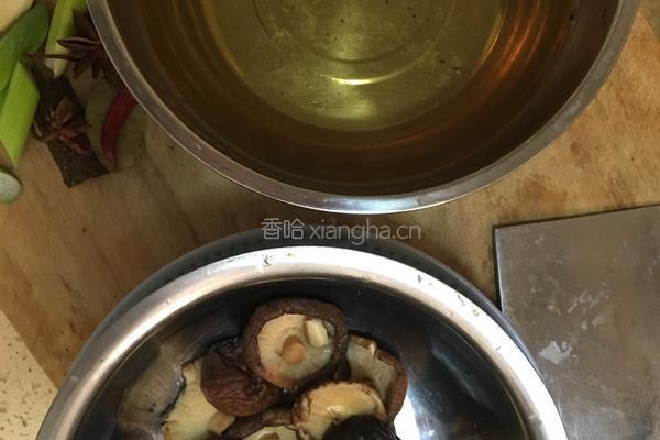 香菇烧肉的做法图解6