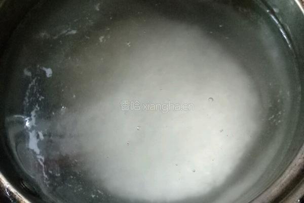 莴笋碎肉粥的做法图解2
