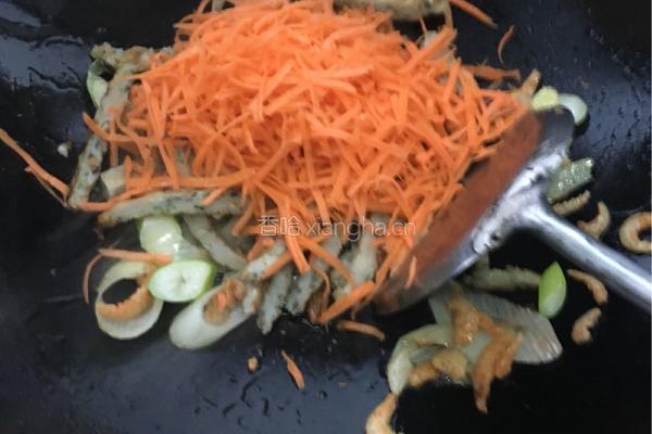鱼饼虾米汤年糕的做法图解4
