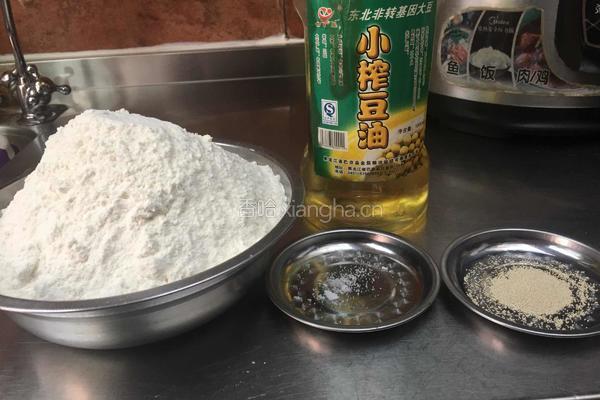玫瑰花卷的做法图解1