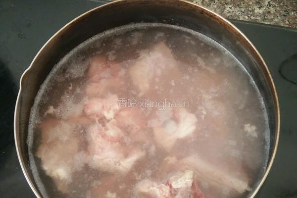 土豆烧排骨的做法图解2