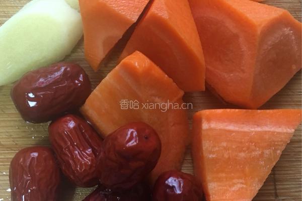香菇母鸡汤的做法图解1