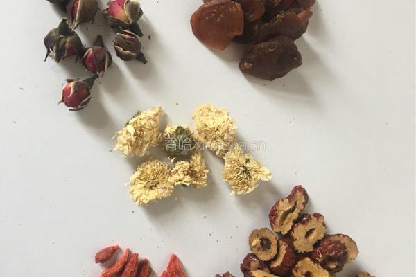 玫瑰菊花茶的做法图解1