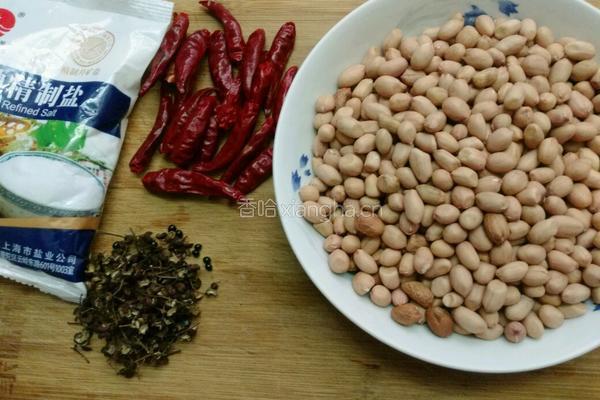 麻辣花生的做法图解1