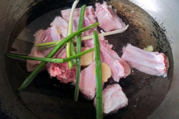 红烧排骨炖萝卜的做法图解3