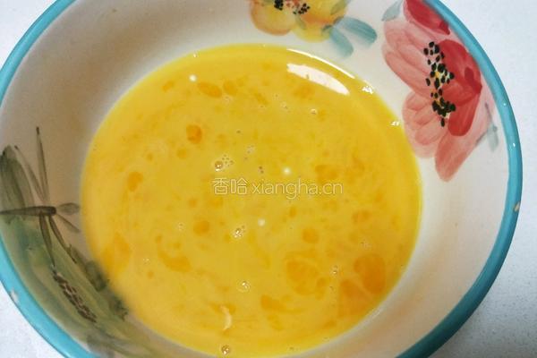 土鸡蛋炒秋葵的做法图解1