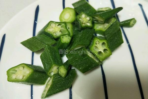 土鸡蛋炒秋葵的做法图解3