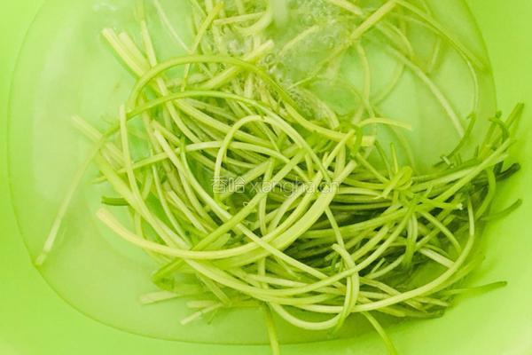 芹菜炒香干的做法图解3