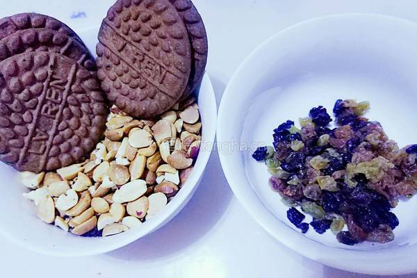 雪花牛轧糖的做法图解1