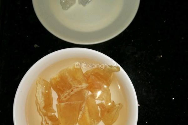 冰糖鱼胶的做法图解2