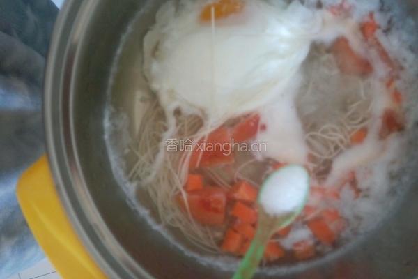 西红柿胡萝卜鸡蛋面的做法图解6