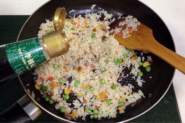 磷虾三鲜炒饭的做法图解10