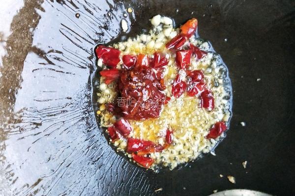 豆角干煸茄子的做法图解5