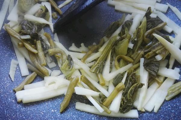 螺蛳筒骨煲的做法图解3