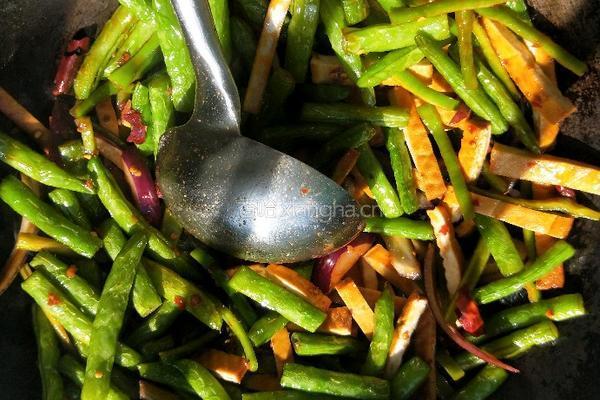 四季豆炒肉的做法图解7