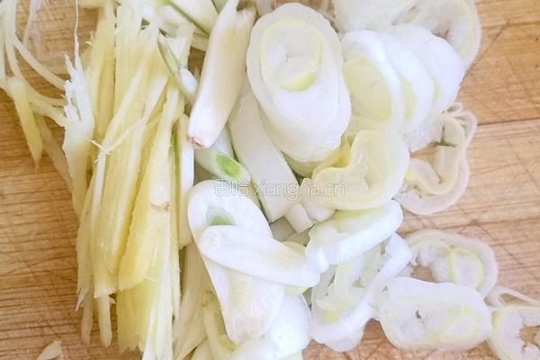 土豆炖牛肉盖饭的做法图解3