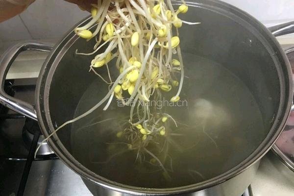 筒子骨汤煮黑鱼片的做法图解8