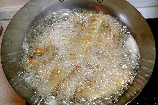 鲁菜大师蒋家菜香酥带鱼的做法图解3
