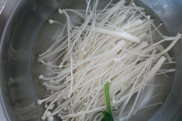 菠菜金针菇汤的做法图解4