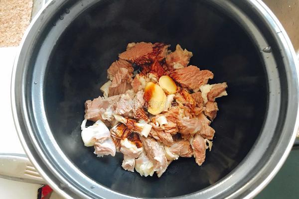 土豆牛腩的做法图解2