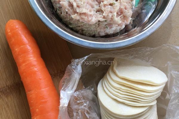 猪肉胡萝卜馅饺子的做法图解1