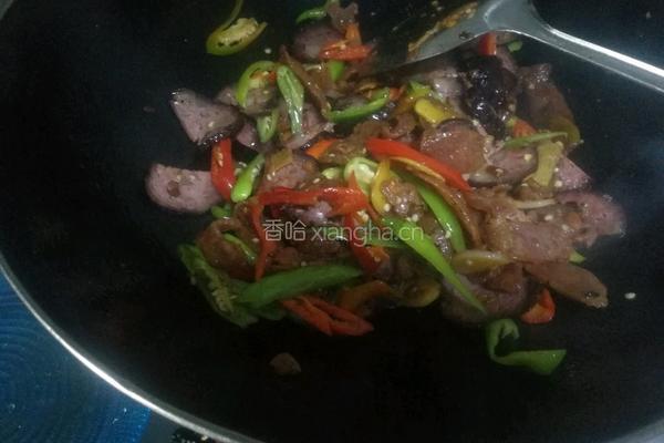 雪豆腐炒香肠的做法图解8
