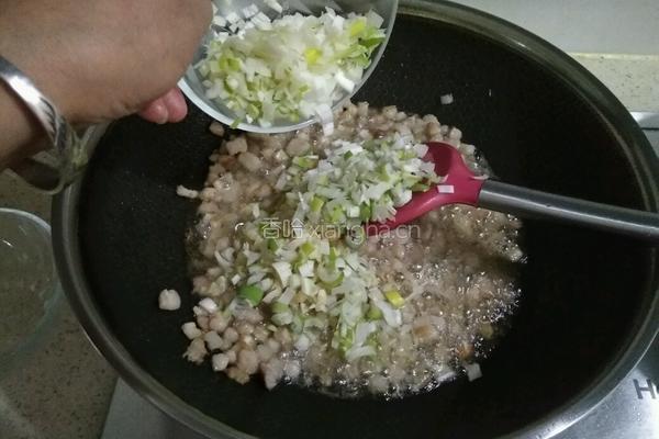 自制香菇肉末酱的做法图解5