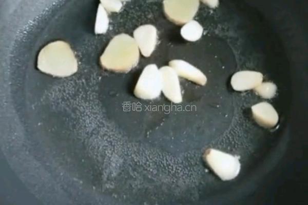 大骨炖酸菜的做法图解2