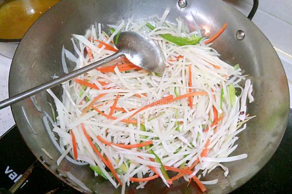 鲁菜大师孔府菜蒋家菜爆炒八丝的做法图解3