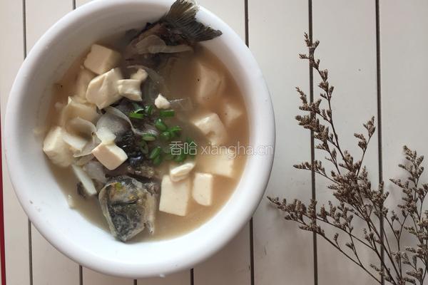 河鲫鱼豆腐汤的做法图解3