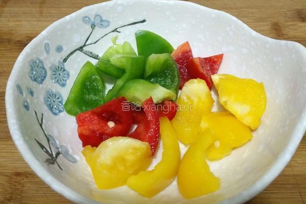 彩椒炒腊肉的做法图解3