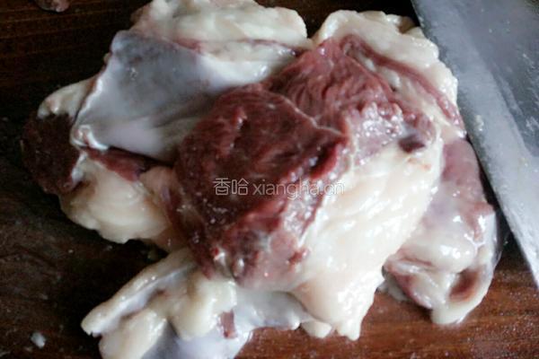 羊肉胡萝卜粉丝汤的做法图解2