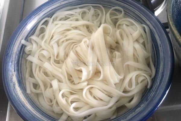 葱油拌面的做法图解2