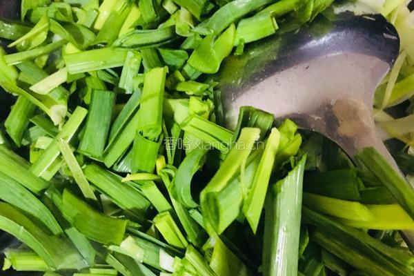 青蒜炒豆腐皮的做法图解15