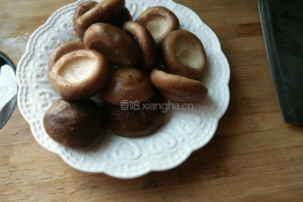香菇酿肉的做法图解1