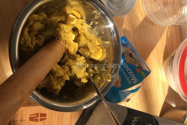 芝士薯球烤虾的做法图解1