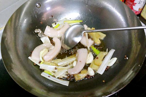 鲁菜大师蒋家菜酱烧炖鲤鱼的做法图解5