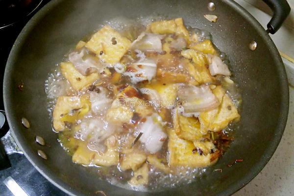 鲁菜大师蒋家菜五花肉烧豆腐的做法图解4