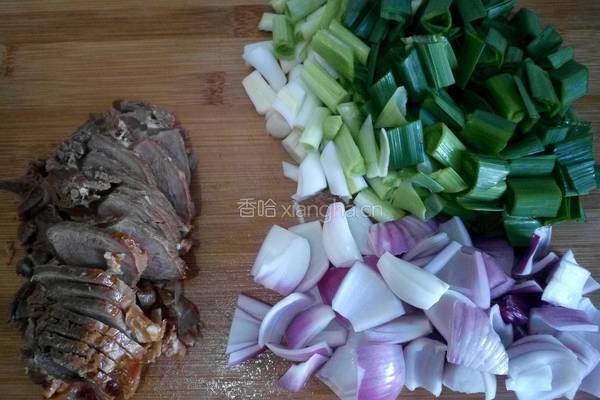 洋葱牛肉的做法图解2