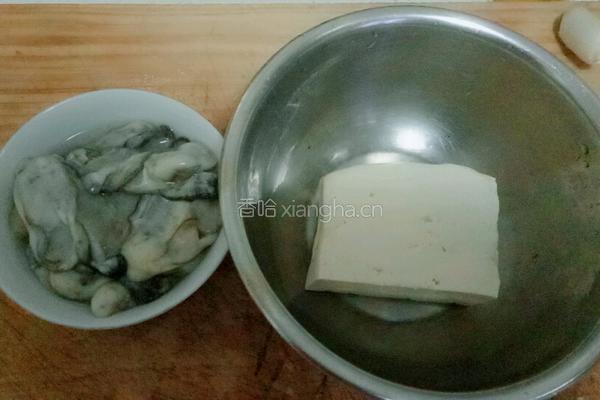 海蛎豆腐鸡蛋饼的做法图解1