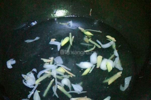 海蛎子豆腐茼蒿汤的做法图解3