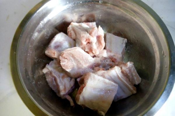 话梅栗子烧小排的做法图解3