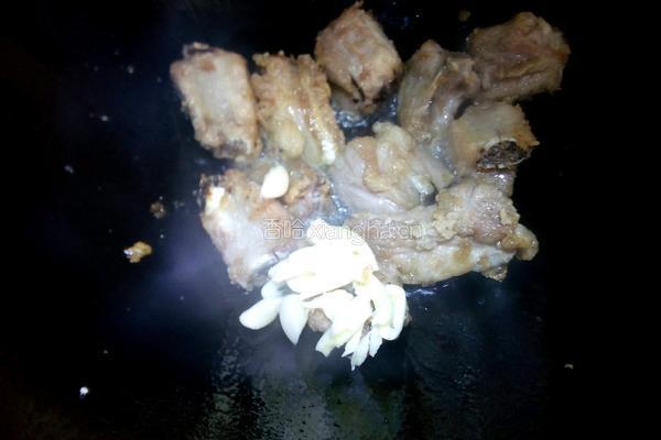 话梅栗子烧小排的做法图解7